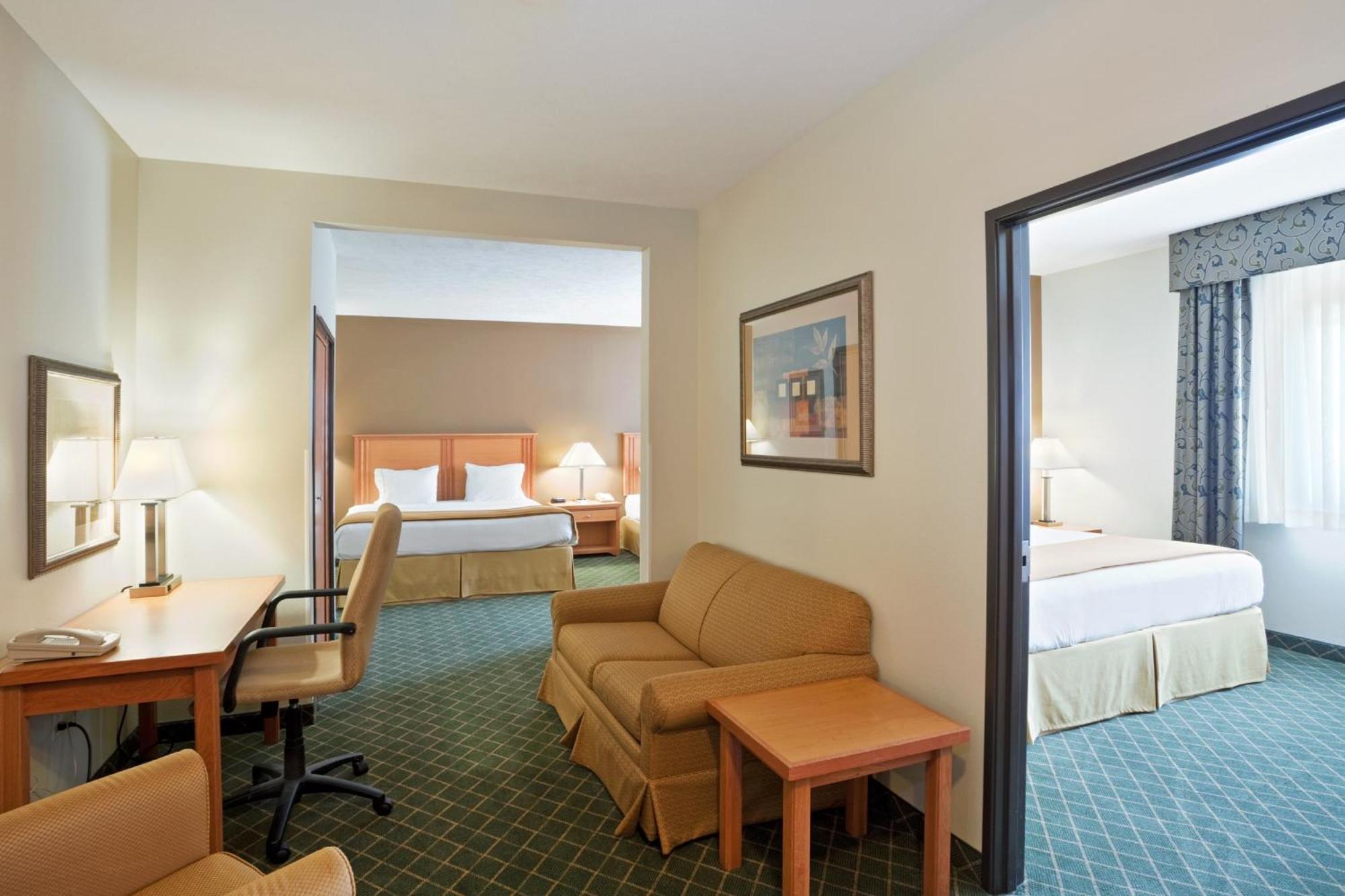 Holiday Inn Express Hotel & Suites Lincoln South By Ihg Экстерьер фото